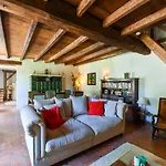 Countryside Family Haven For 8 With Pool Holiday home