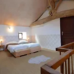 Countryside Family Haven For 8 With Pool Holiday home *