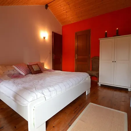 Holiday home Countryside Family Haven For 8 With Pool